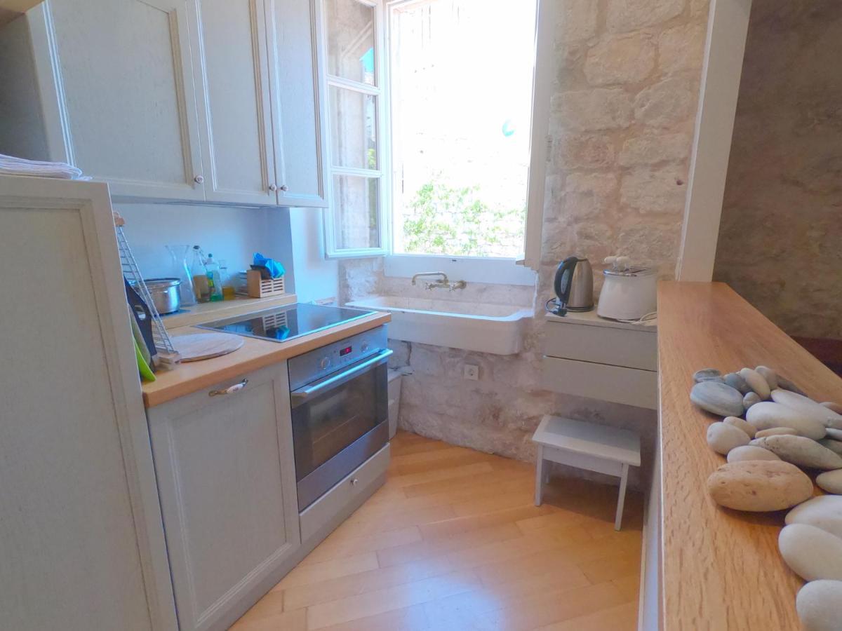 Apartment Historic Piazza House & Romantic Hidden Garden Hvar Town