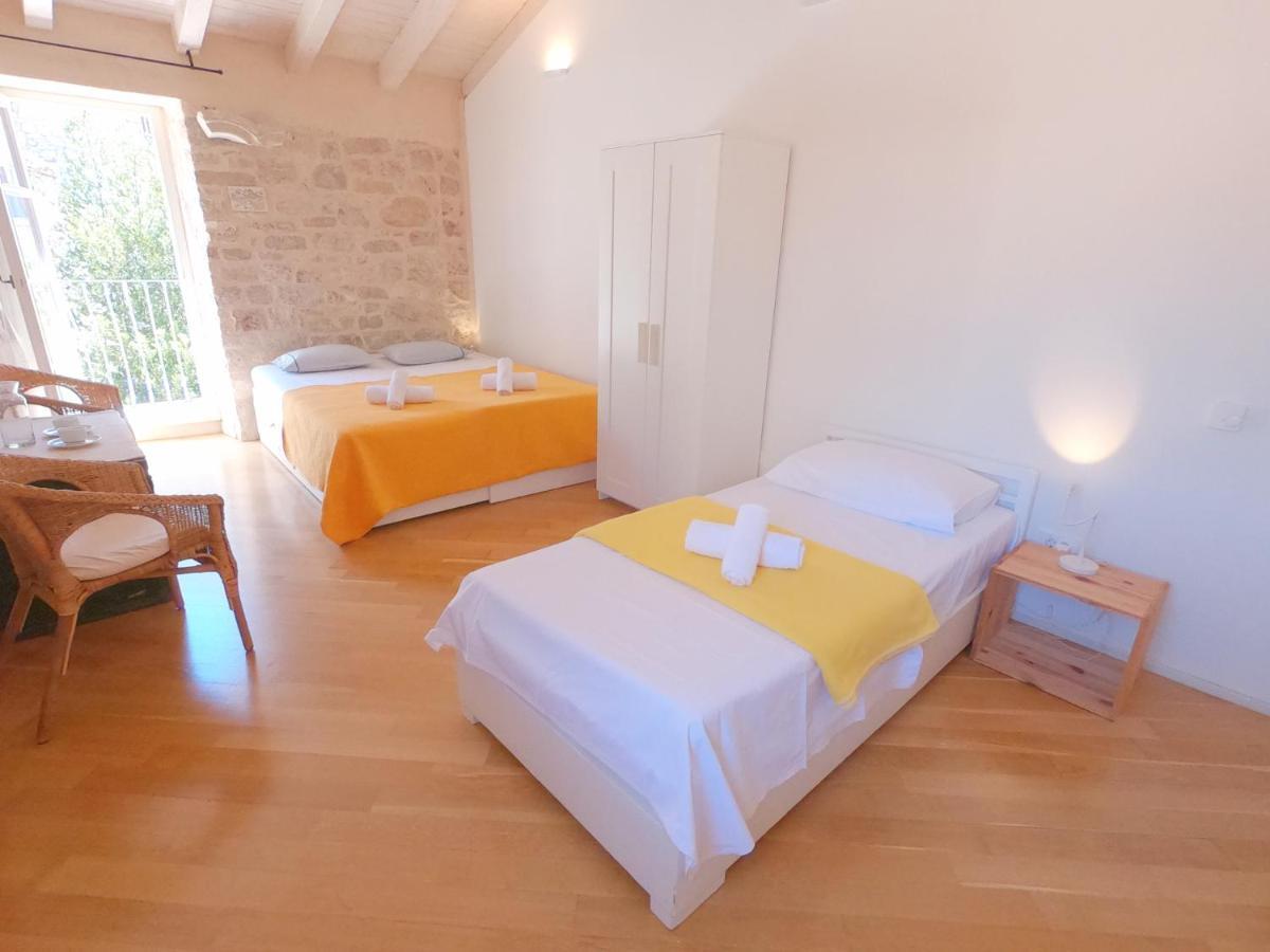 Historic Piazza House & Romantic Hidden Garden *